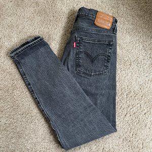 Levi's Wedgie Fit Ankle Jeans